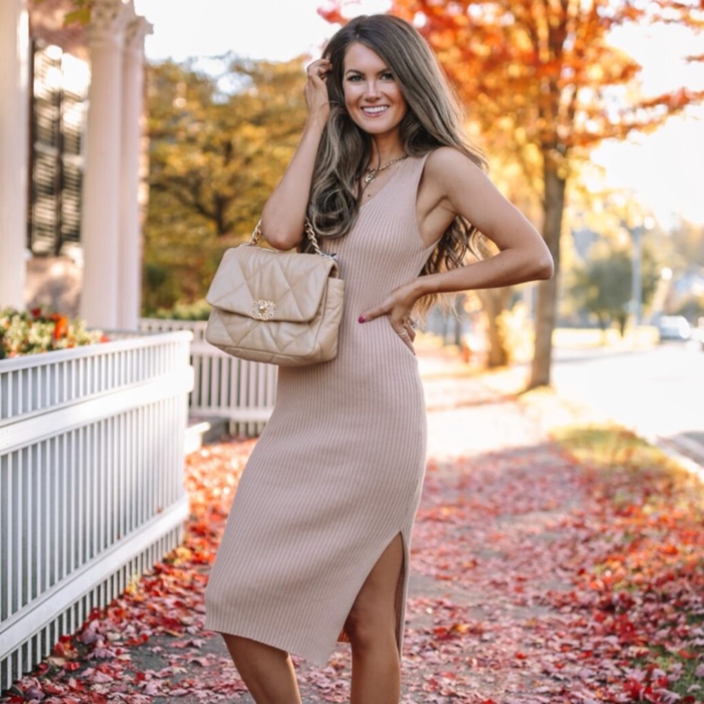 The Courtney V-neck Ribbed Midi Dress